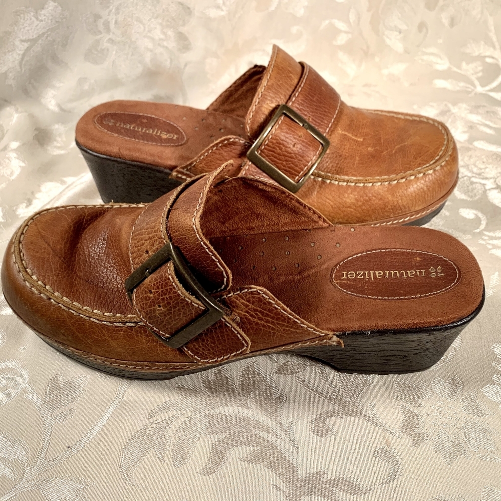 Naturalizer Brown Leather "Skeet" Clogs